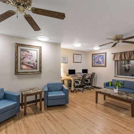 Baymont By Wyndham Fort Dodge Bagian luar foto