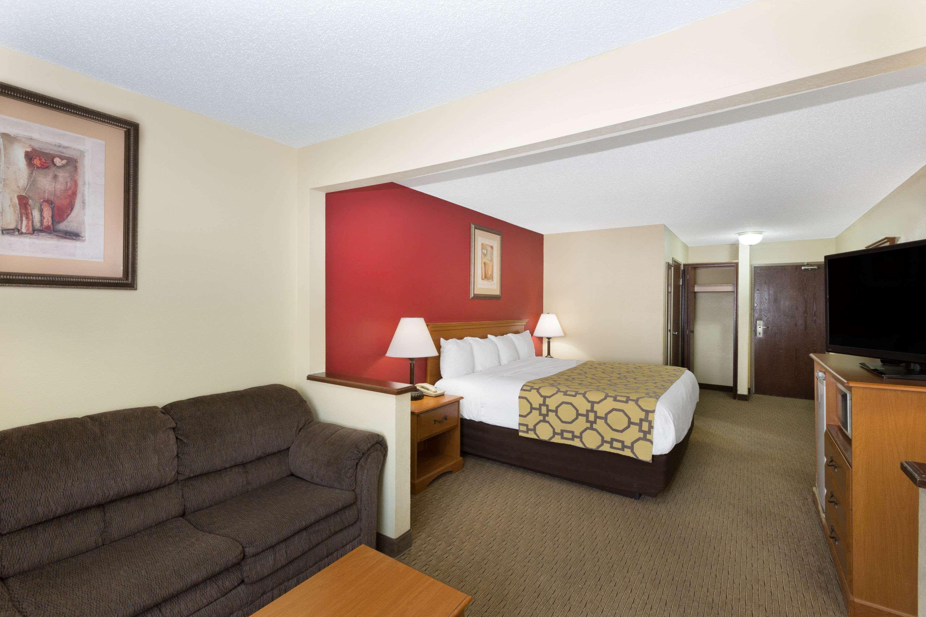 Baymont By Wyndham Fort Dodge Bagian luar foto