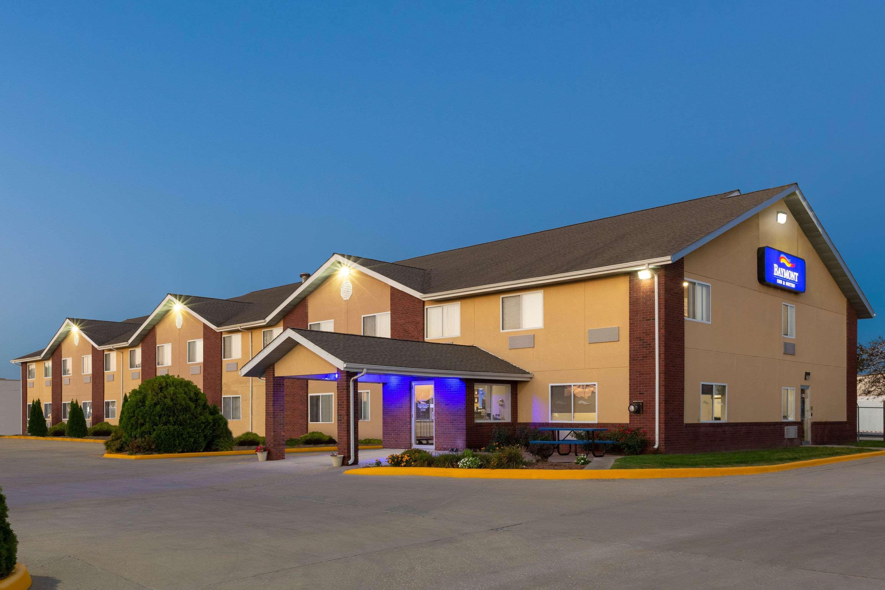 Baymont By Wyndham Fort Dodge Bagian luar foto