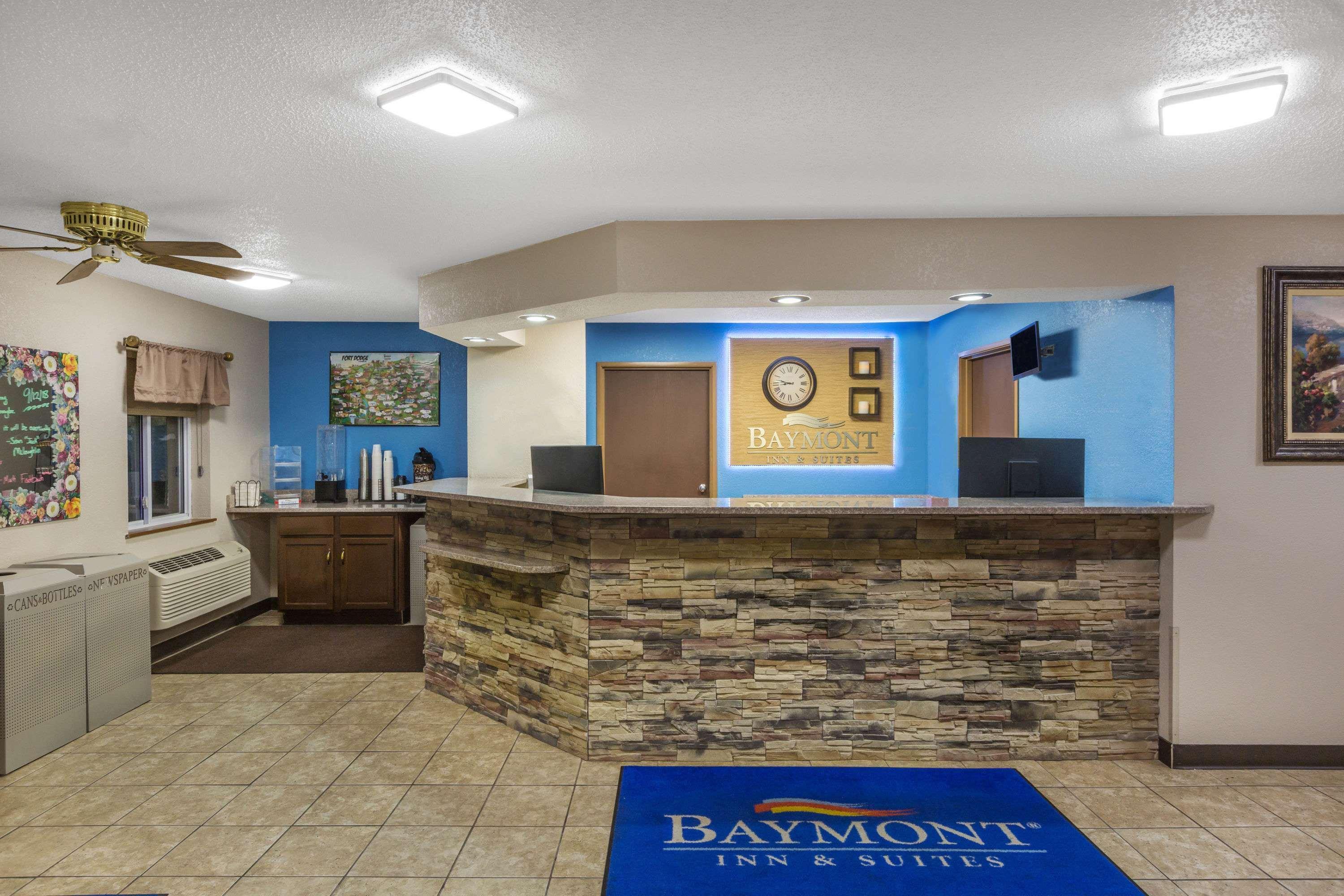 Baymont By Wyndham Fort Dodge Bagian luar foto