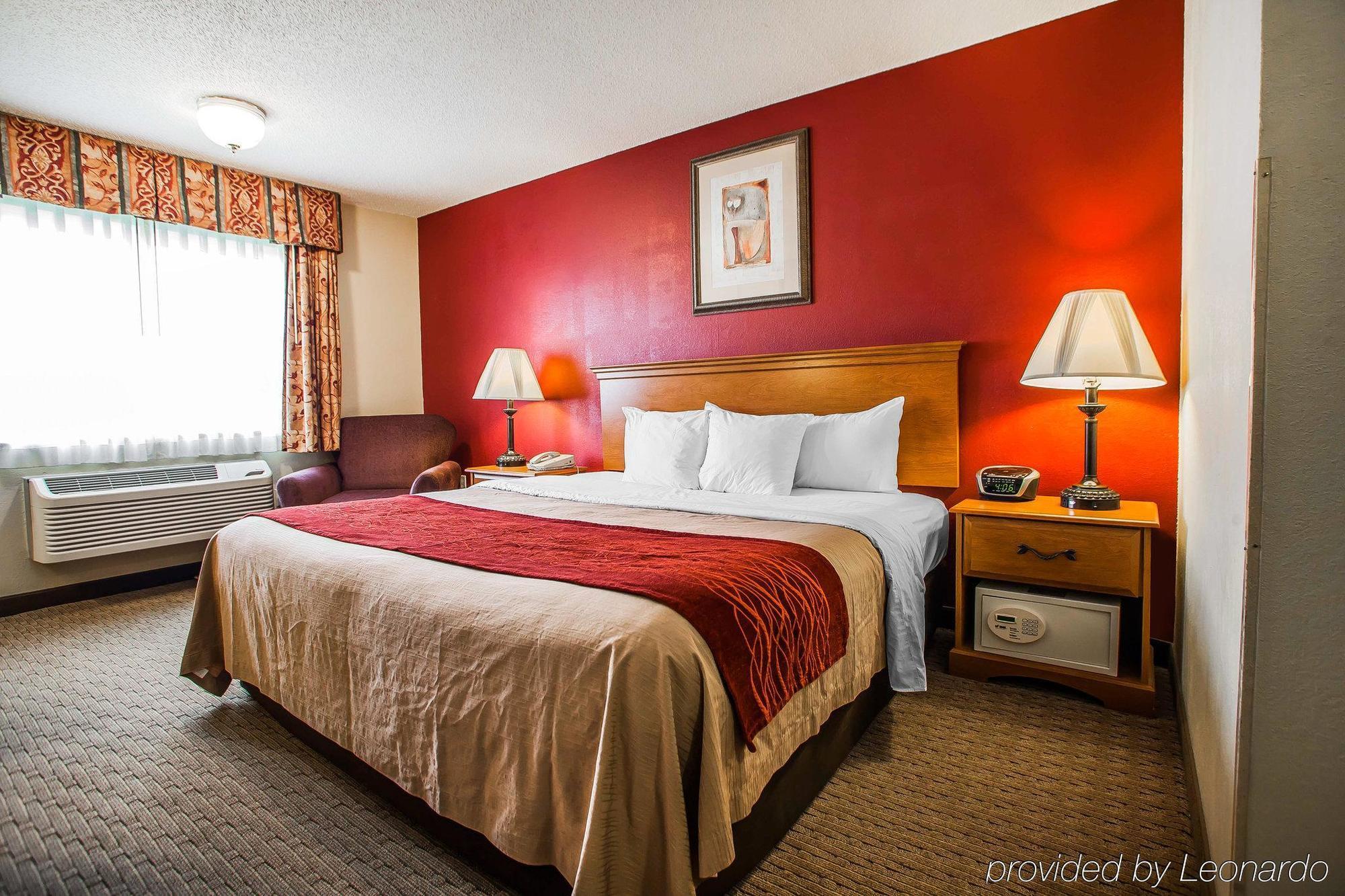 Baymont By Wyndham Fort Dodge Bagian luar foto
