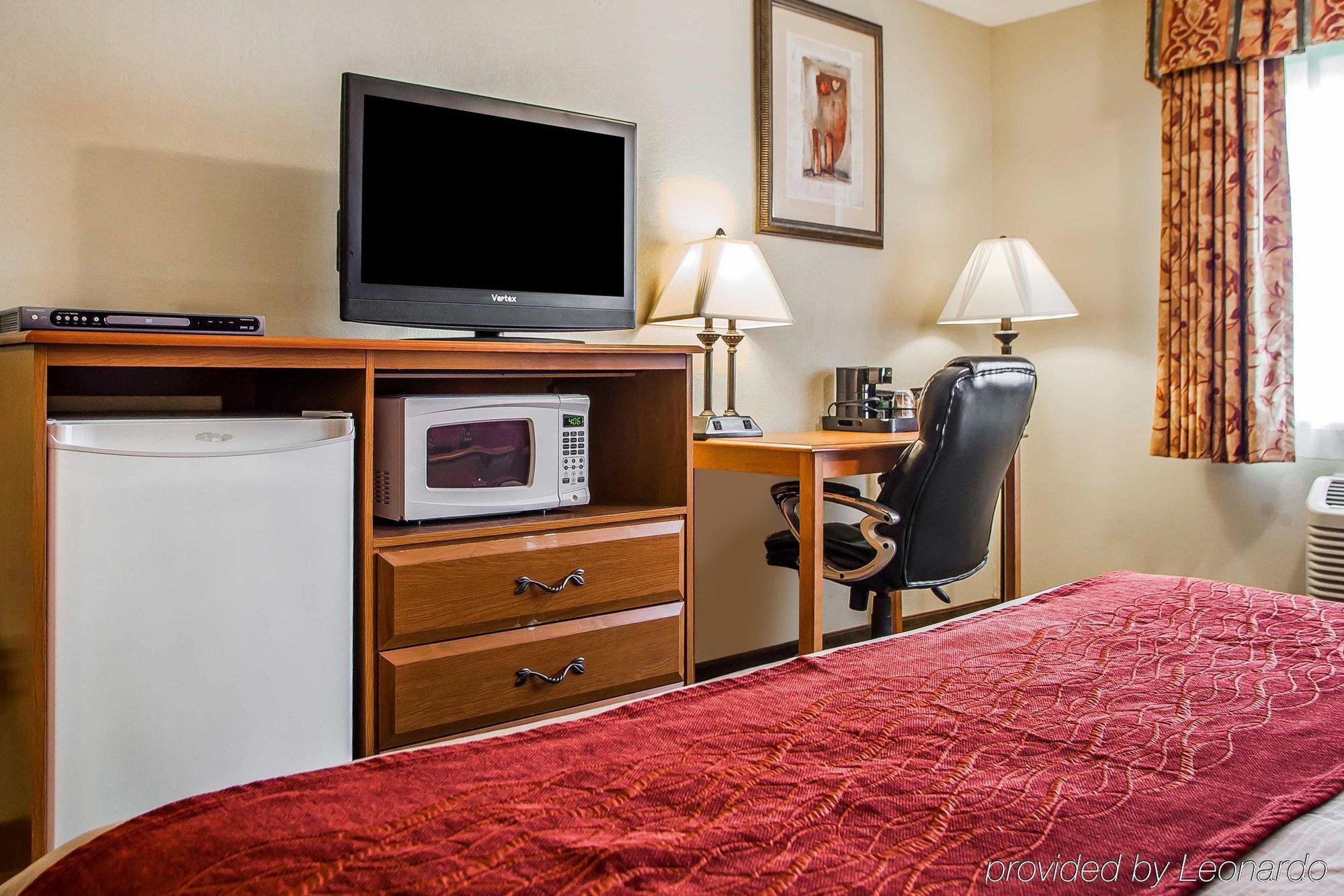 Baymont By Wyndham Fort Dodge Bagian luar foto