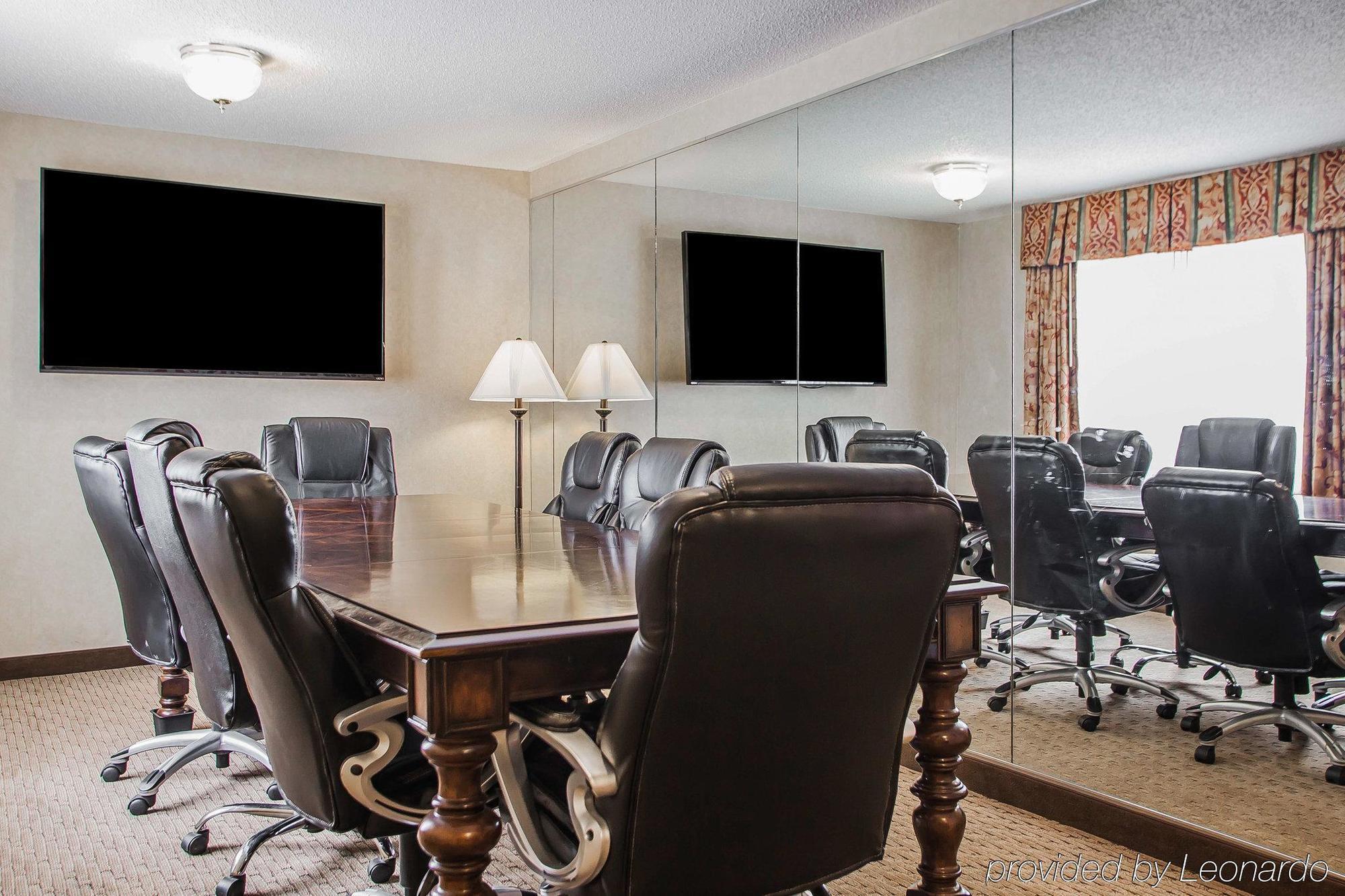Baymont By Wyndham Fort Dodge Bagian luar foto